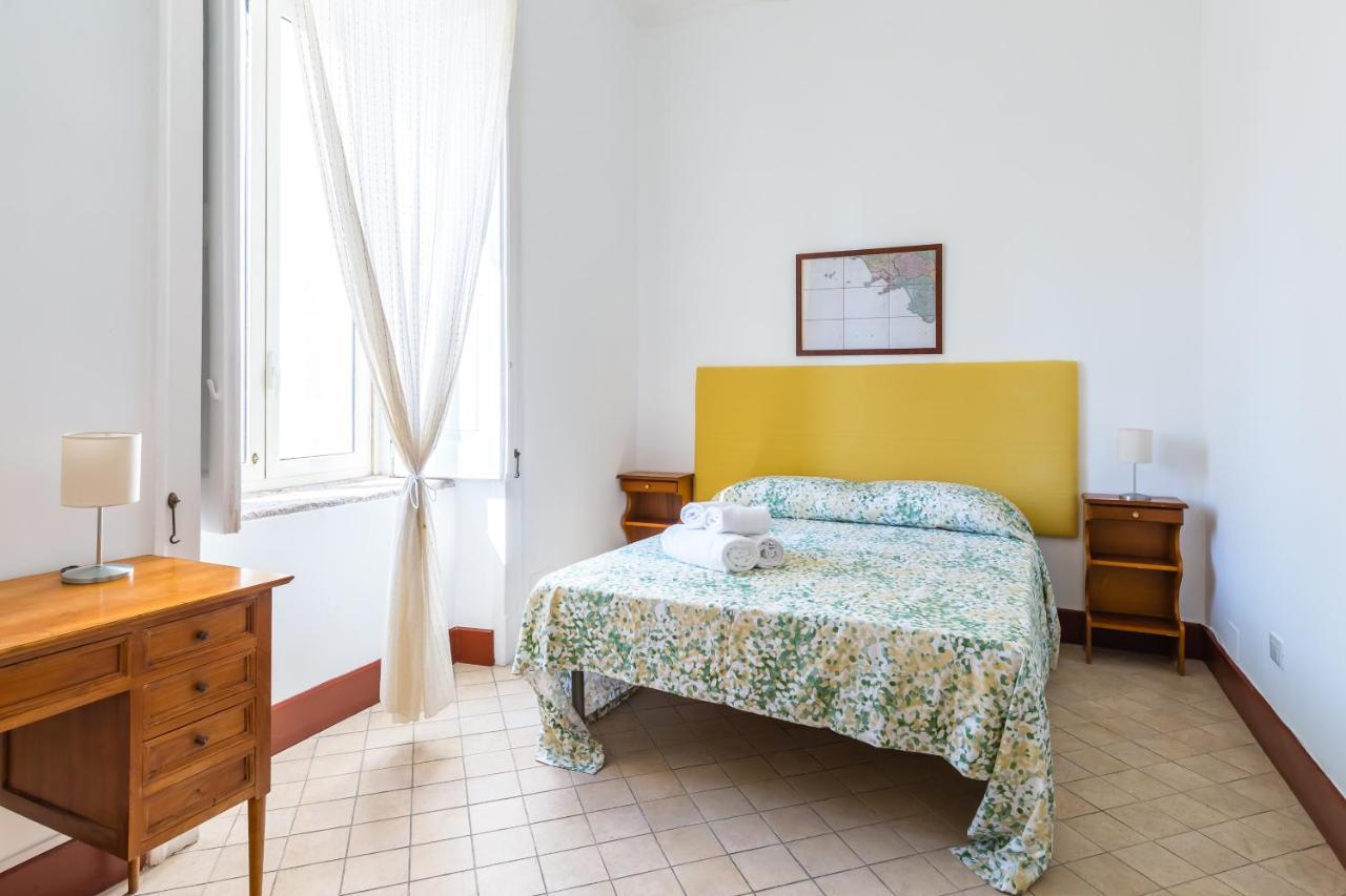 Lopez 20 A Big Family Apartment By Napoliapartments ภายนอก รูปภาพ