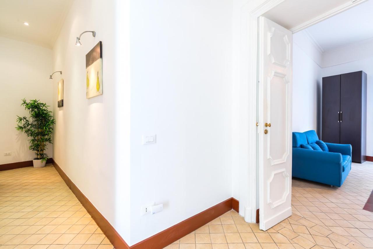 Lopez 20 A Big Family Apartment By Napoliapartments ภายนอก รูปภาพ
