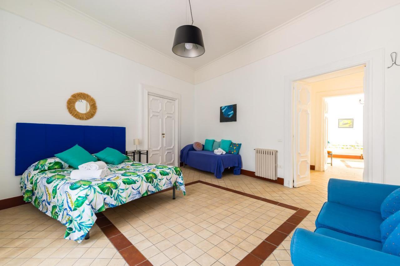 Lopez 20 A Big Family Apartment By Napoliapartments ภายนอก รูปภาพ